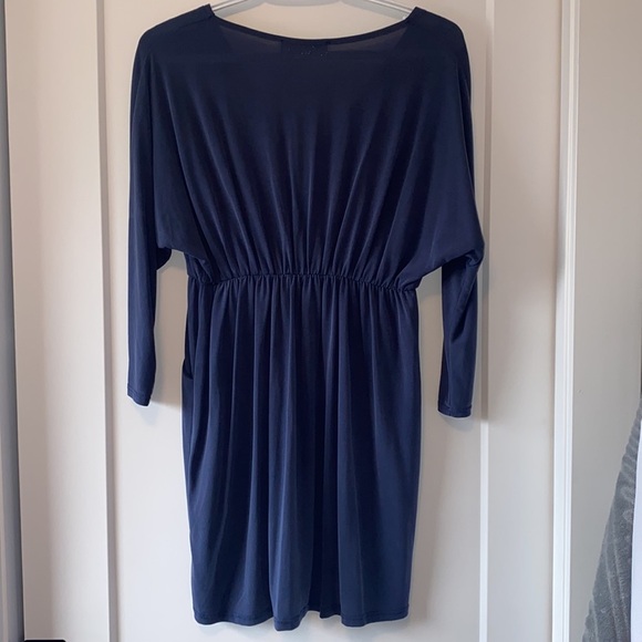 V neck dress with pockets - Picture 2 of 2